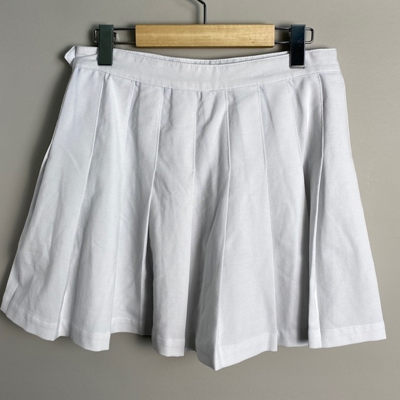 Dynamite Women's White Pleated A-line Schoolgirl Mini Skirt Size Medium - Picture 4 of 11